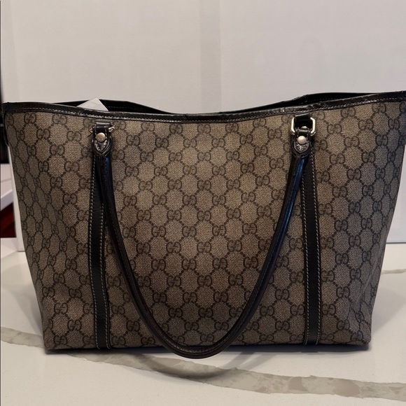 ❌ SOLD ❌Gucci Signature Brown  Tote Bag - Picture 5 of 15